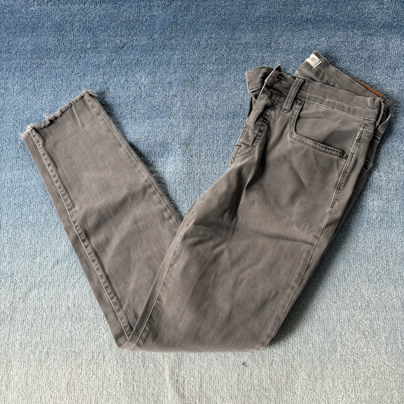 Madewell Gray 9" Mid-Rise Skinny Jeans - Picture 3 of 5